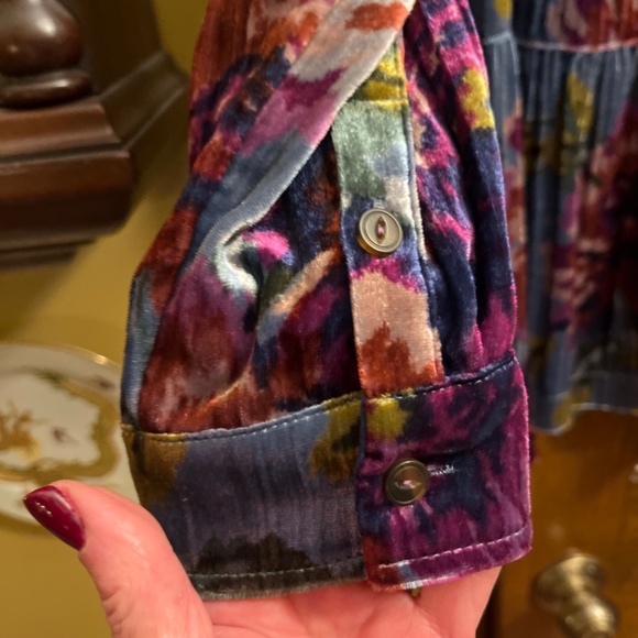 New, without Tag, Maeve/Anthropologie Reverie Tiered Velvet Top.  Sz. M. - Picture 4 of 9
